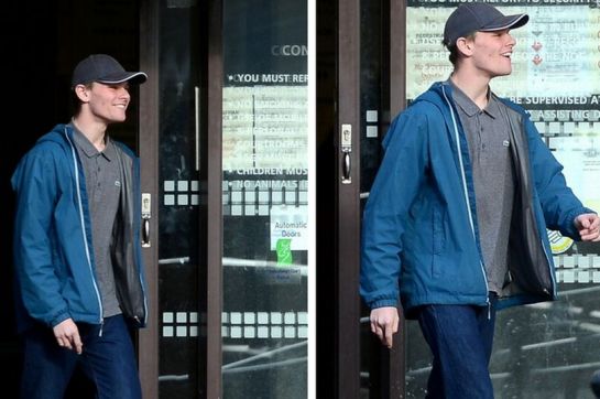 Joshua Ingram leaves Grimsby Crown Court laughing with supporters after he admitted threatening a terrified toddler and his mum that he would kill them (Image: Grimsby Telegraph)